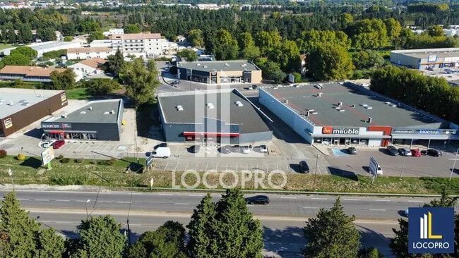 Plus de détails pour Local commercial à louer