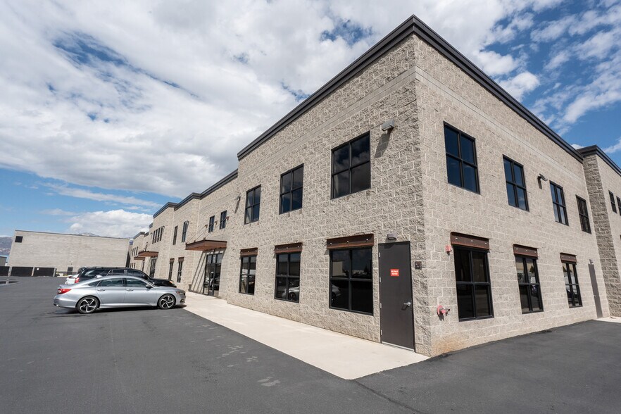 1396 W 200 S, Lindon, UT à vendre - Photo de l’immeuble – Image 2 sur 25