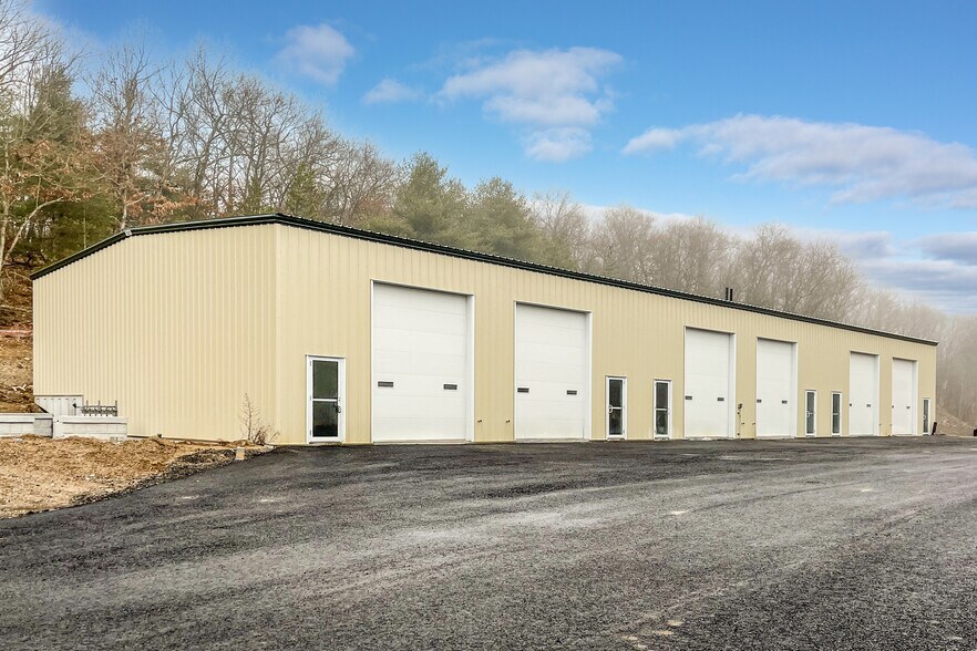 35 Commercial Dr, Wrentham, MA à louer - Photo principale – Image 1 sur 2