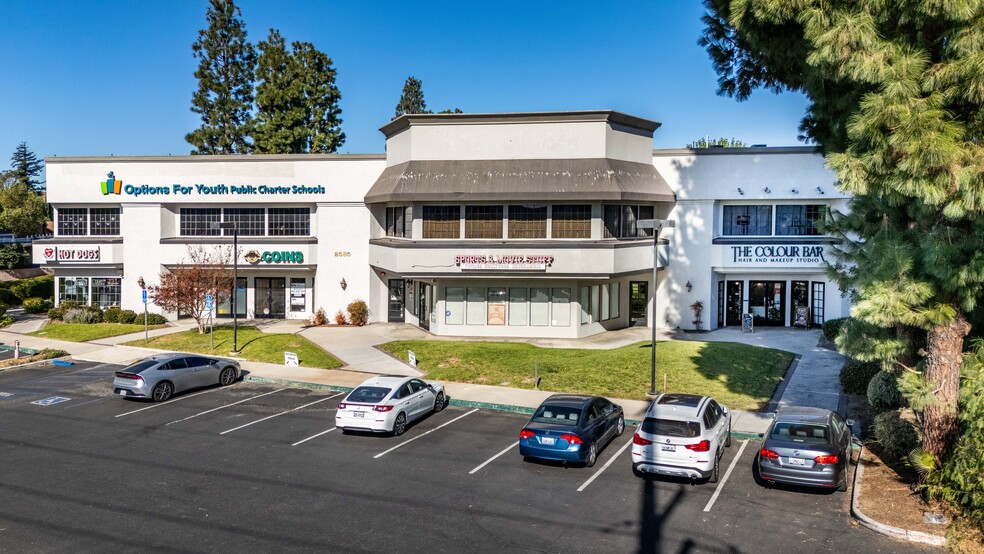 2585 Cochran St, Simi Valley, CA à louer - Photo de l’immeuble – Image 3 sur 38