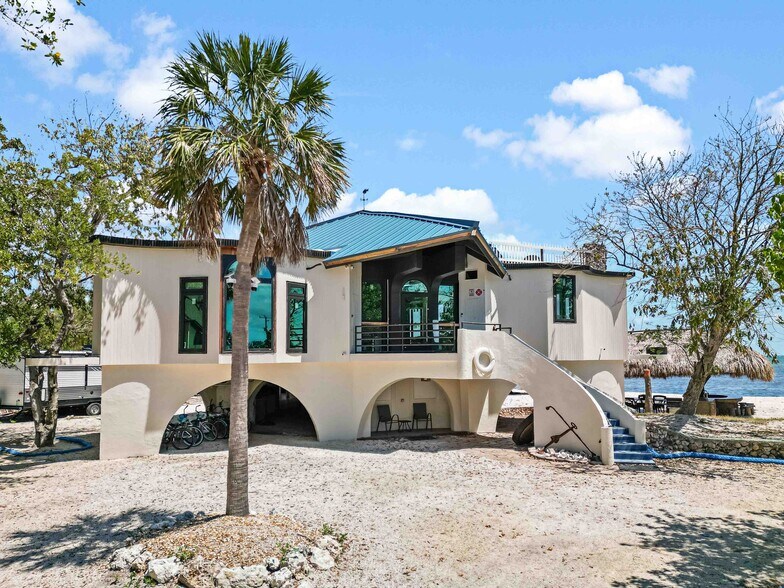 1557 Long Beach Dr, Big Pine Key, FL à vendre - Photo de l’immeuble – Image 3 sur 60