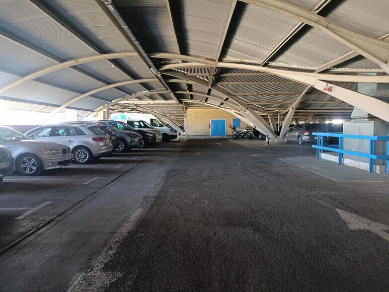 Industriel/Logistique dans Madrid, Madrid à vendre - Photo de l’immeuble – Image 3 sur 24