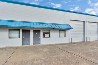 6101 Royalton St, Houston, TX à louer Photo de l’immeuble– Image 1 sur 5