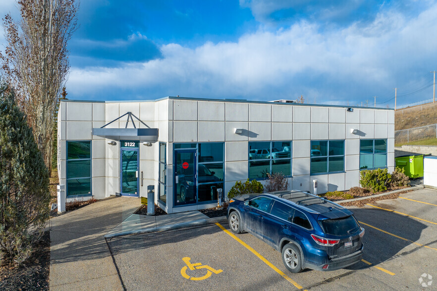 3122 114th Ave SE, Calgary, AB à louer - Photo principale – Image 1 sur 11