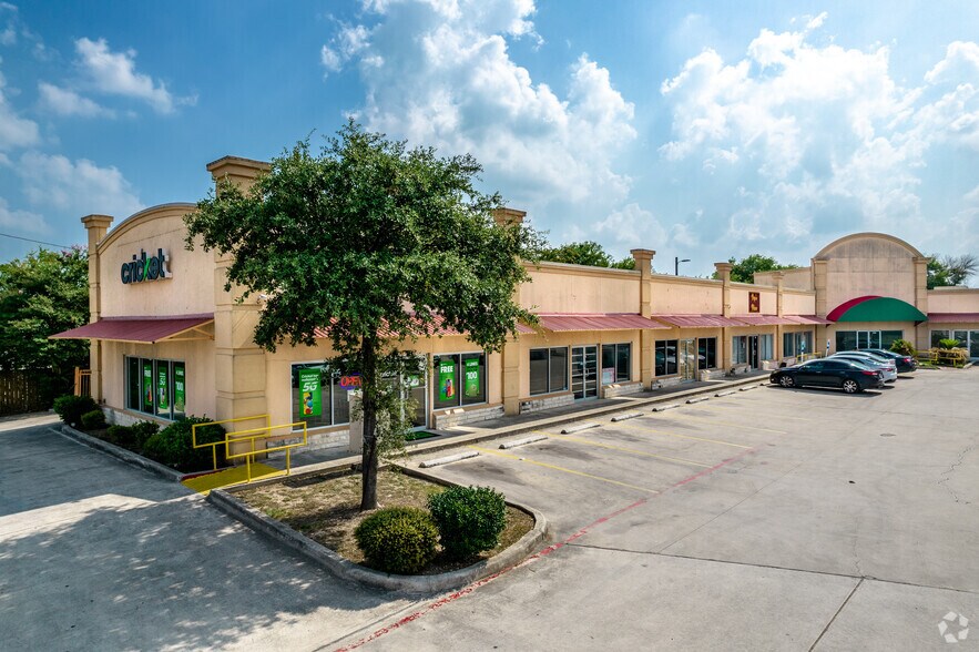 155 S WW White Rd, San Antonio, TX à louer - Photo principale – Image 2 sur 3