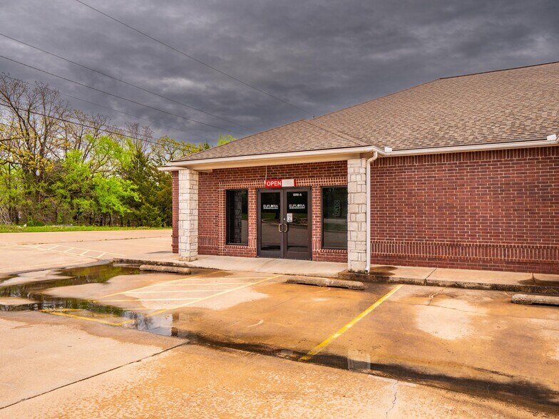 1501 E Wade Watts Ave, Mcalester, OK à louer - Photo de l’immeuble – Image 2 sur 3