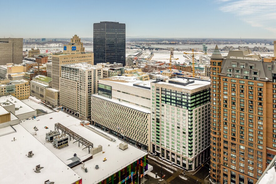 250-300 Saint-Antoine O, Montréal, QC à louer - Aérien – Image 2 sur 4