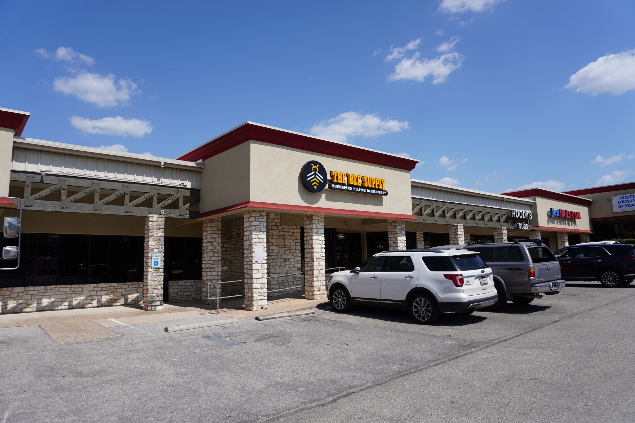 1205 Round Rock Ave, Round Rock, TX à louer Photo de l’immeuble– Image 1 sur 7
