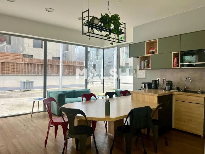 Bureau dans Lyon à louer - Photo de l’immeuble – Image 2 sur 7