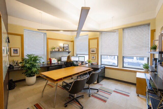 15 N Gore Ave, Webster Groves, MO à louer - Photo de l’immeuble – Image 2 sur 5