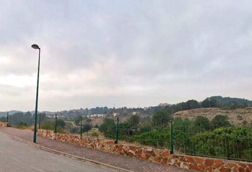 Terrain dans Sant Esteve Sesrovires, Barcelona à vendre - Photo de l’immeuble – Image 1 sur 3