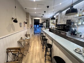 Local commercial dans Badalona, Barcelona à louer Photo intérieure– Image 1 sur 5