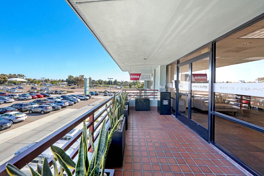 8400 Miramar Rd, San Diego, CA à louer - Photo de l’immeuble – Image 1 sur 10