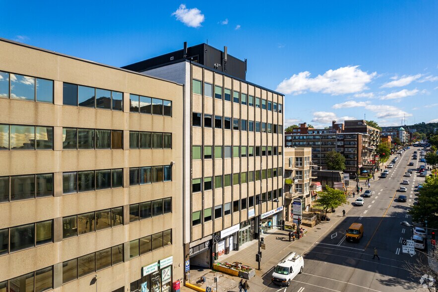 5843-5847 Ch De La Côte-Des-Neiges, Montréal, QC à louer - Photo de l’immeuble – Image 3 sur 20