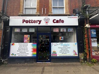 Plus de détails pour 12 Main Para, Chorleywood - Local commercial à louer