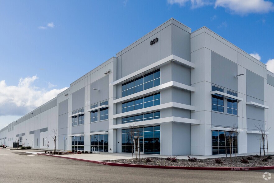 Eubanks Dr, Vacaville, CA à louer - Photo principale – Image 2 sur 2