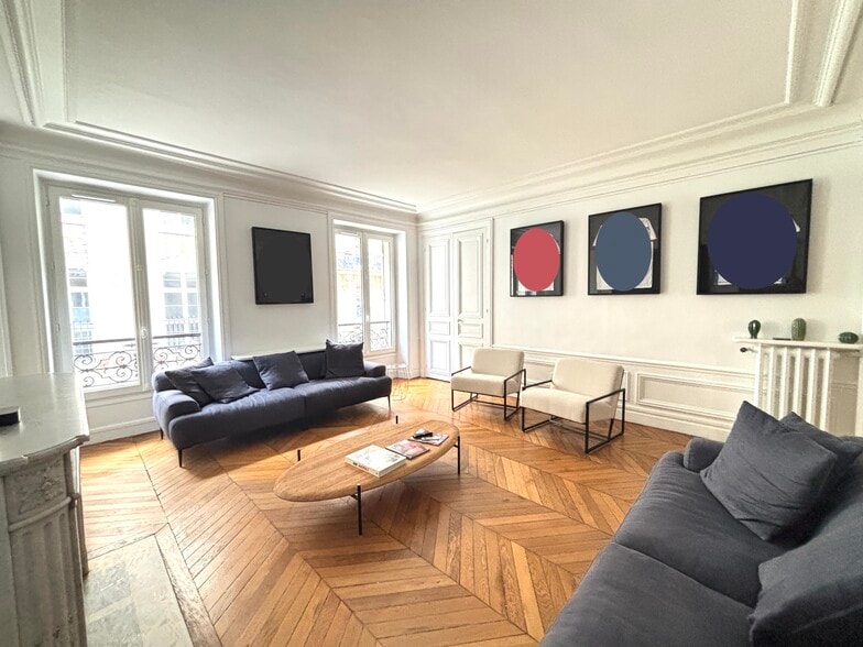8 Rue De La Bienfaisance, Paris à louer - Photo de l’immeuble – Image 1 sur 11