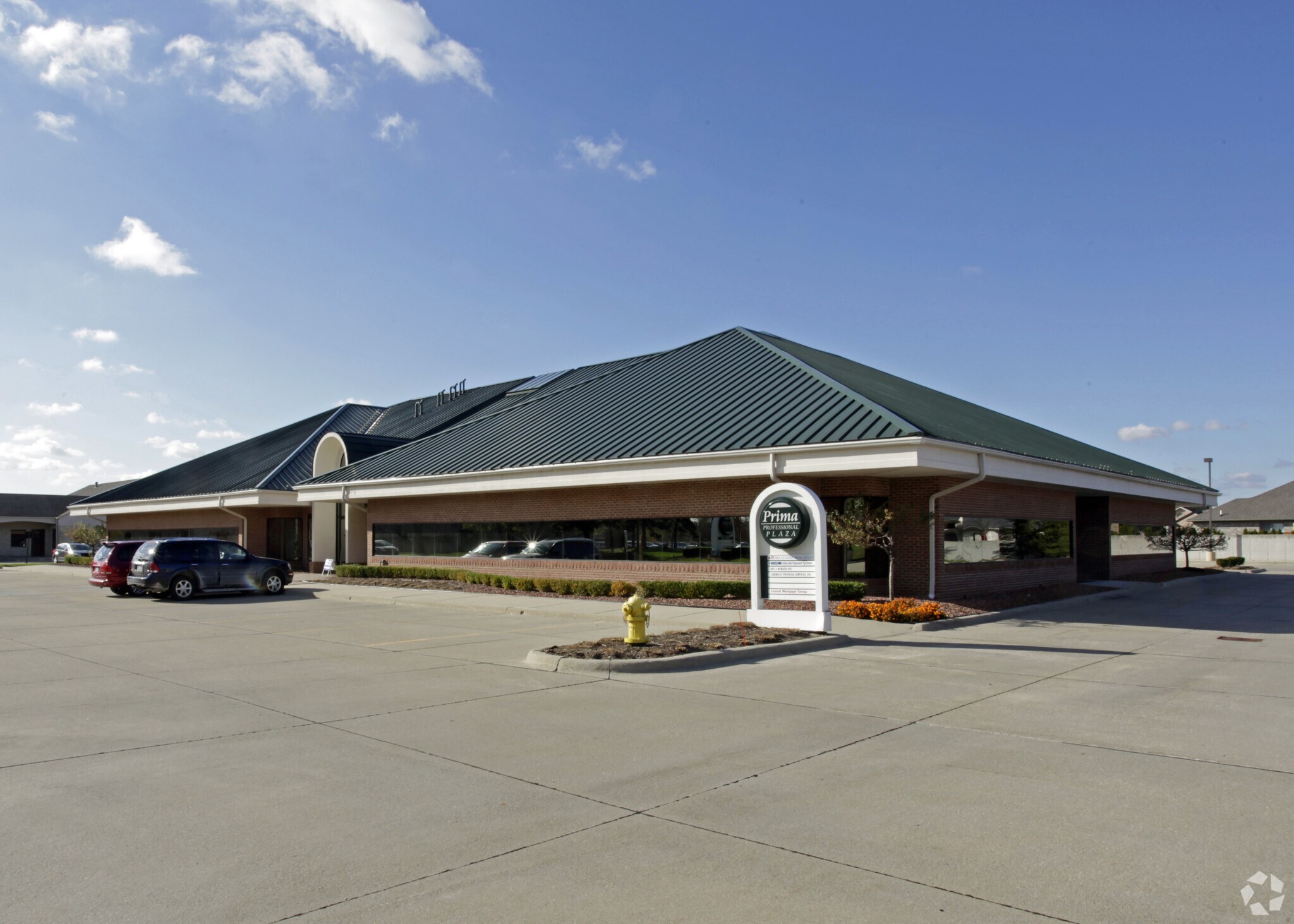 39425 Garfield Rd, Clinton Township, MI à louer Photo principale– Image 1 sur 3