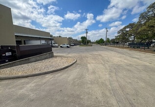 17114 Classen Rd, San Antonio, TX à louer Photo de l’immeuble– Image 2 sur 7