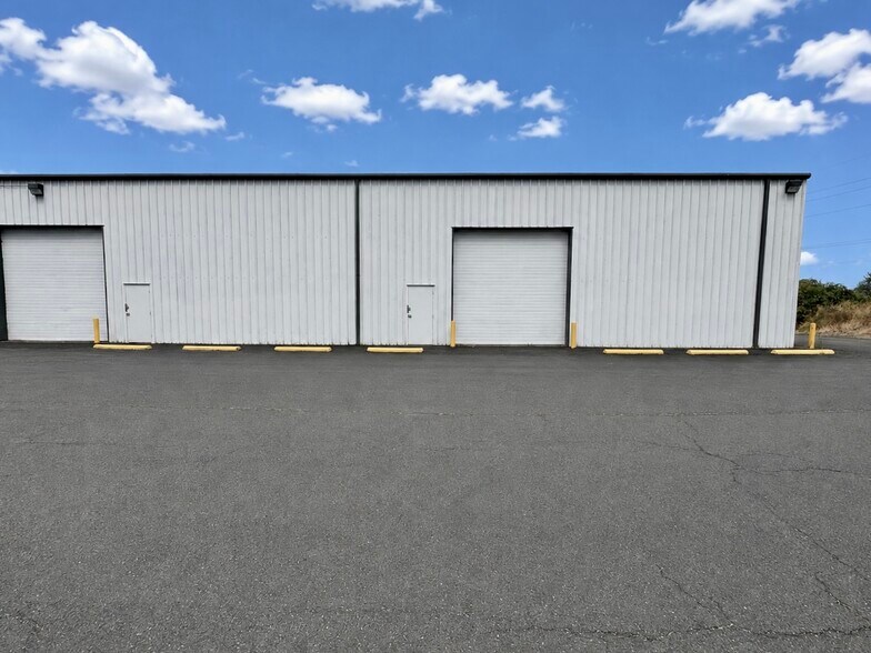 902 Industrial Way, Longview, WA à vendre - Photo de l’immeuble – Image 2 sur 10