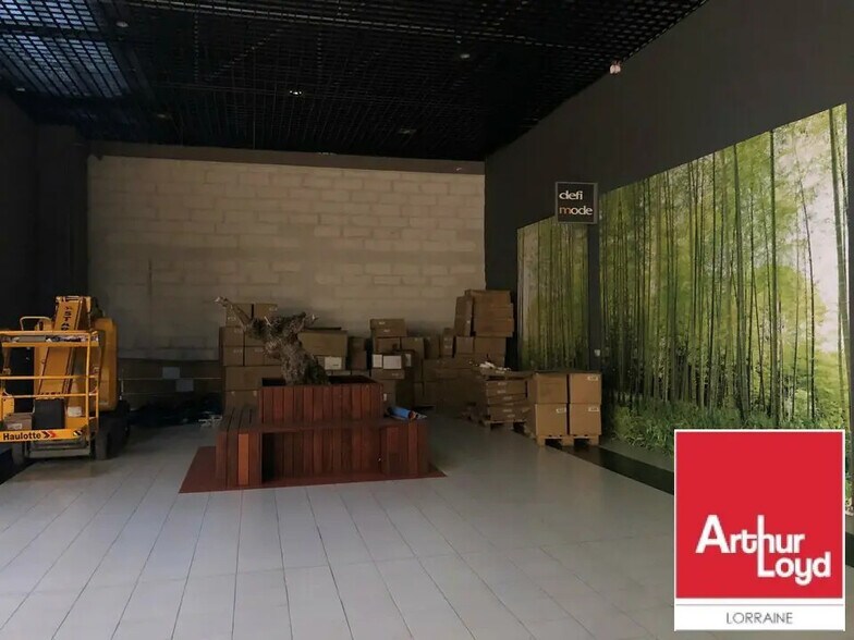 Local commercial dans Amnéville à louer - Photo de l’immeuble – Image 3 sur 7