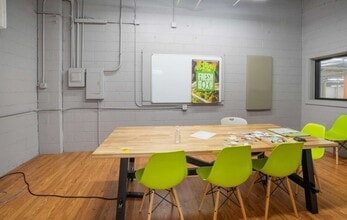 725 Main St, Millis-Clicquot, MA à louer Photo de l’immeuble– Image 2 sur 4