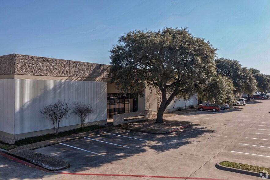 1352-1366 Exchange Dr, Richardson, TX à louer - Photo de l’immeuble – Image 1 sur 2