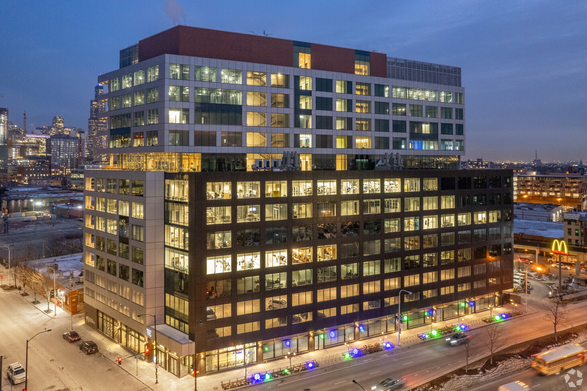 1375 W Fulton Market, Chicago, IL à louer Photo de l’immeuble– Image 1 sur 13