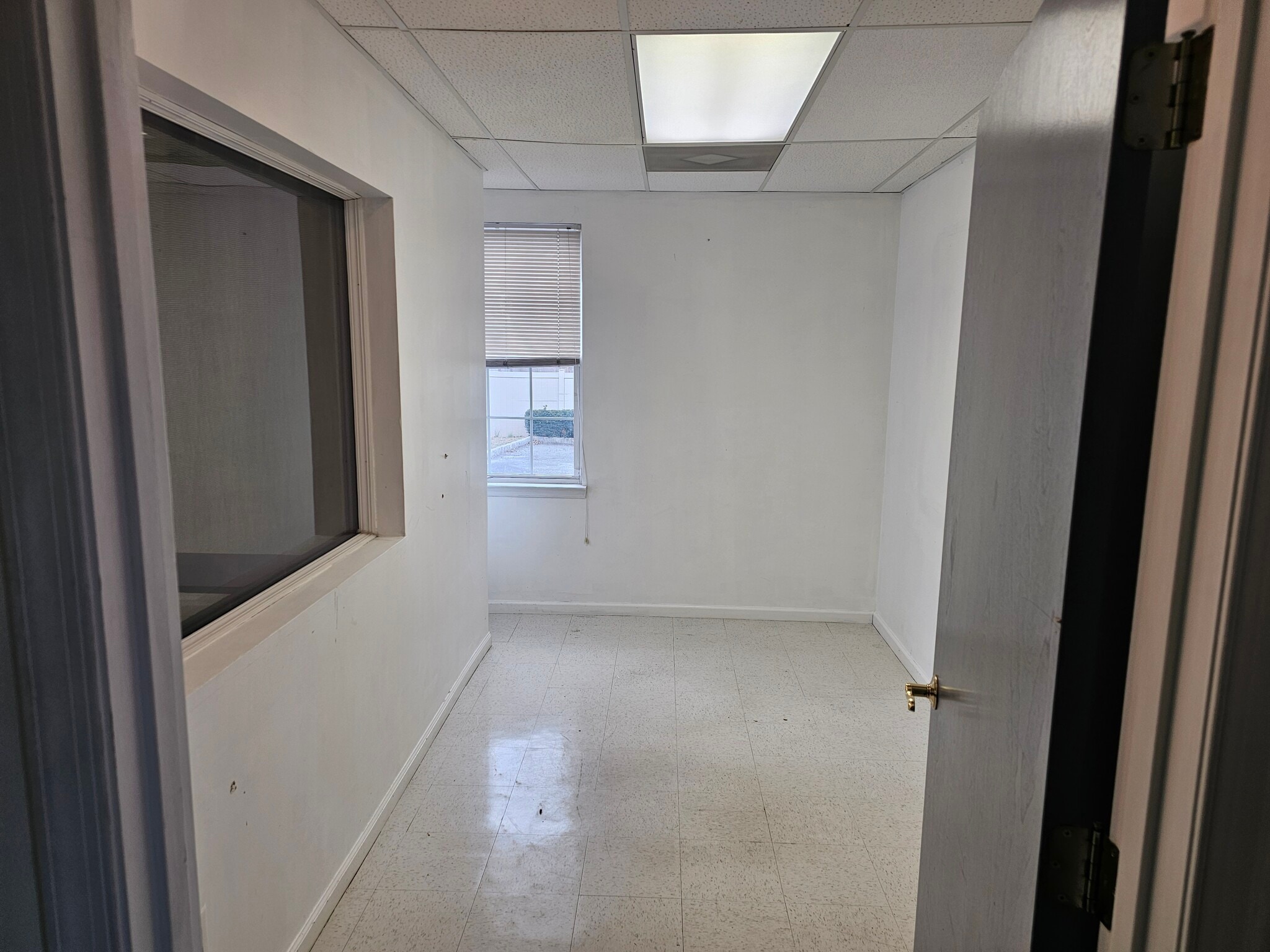 1086-1092 Stelton Rd, Piscataway, NJ à louer Photo intérieure– Image 1 sur 7