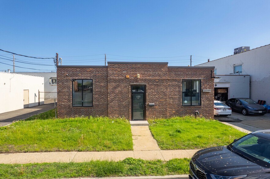 159 Liberty Ave, Mineola, NY à vendre - Photo de l’immeuble – Image 2 sur 3