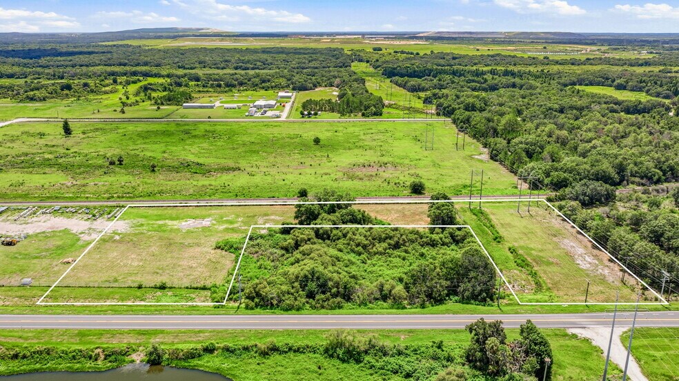 2606 Cozart Rd, Mulberry, FL à louer - Photo de l’immeuble – Image 1 sur 11