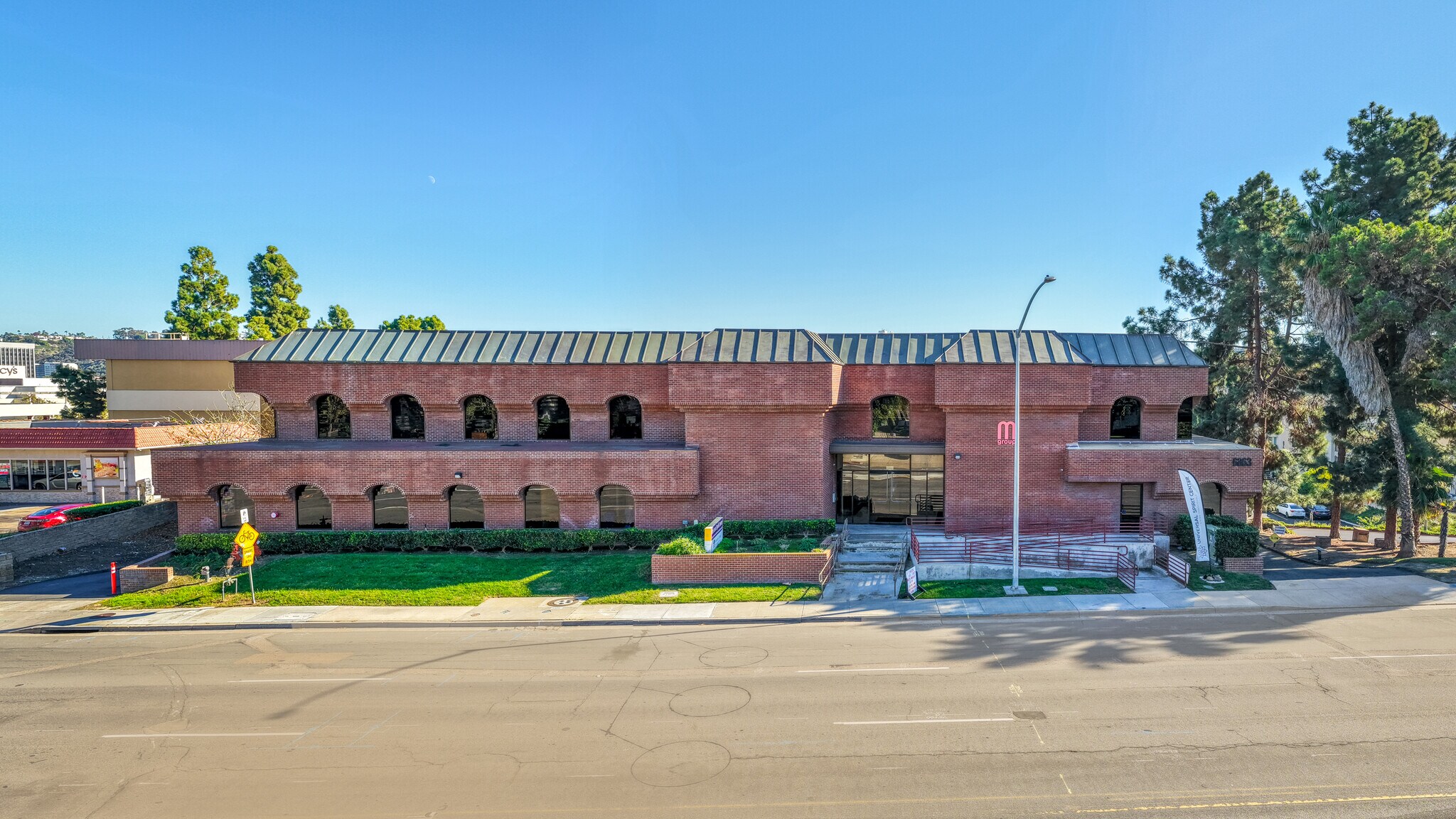 6863 Friars Rd, San Diego, CA à louer Photo de l’immeuble– Image 1 sur 13