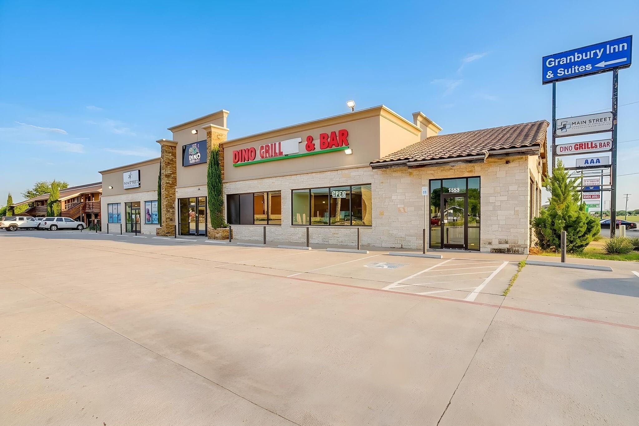 1333-1337 N Plaza Dr, Granbury, TX à vendre Photo intérieure– Image 1 sur 11