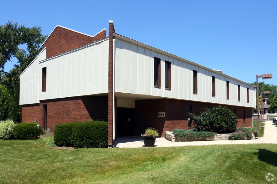 684 W Boughton Rd, Bolingbrook, IL à louer - Photo principale – Image 1 sur 7