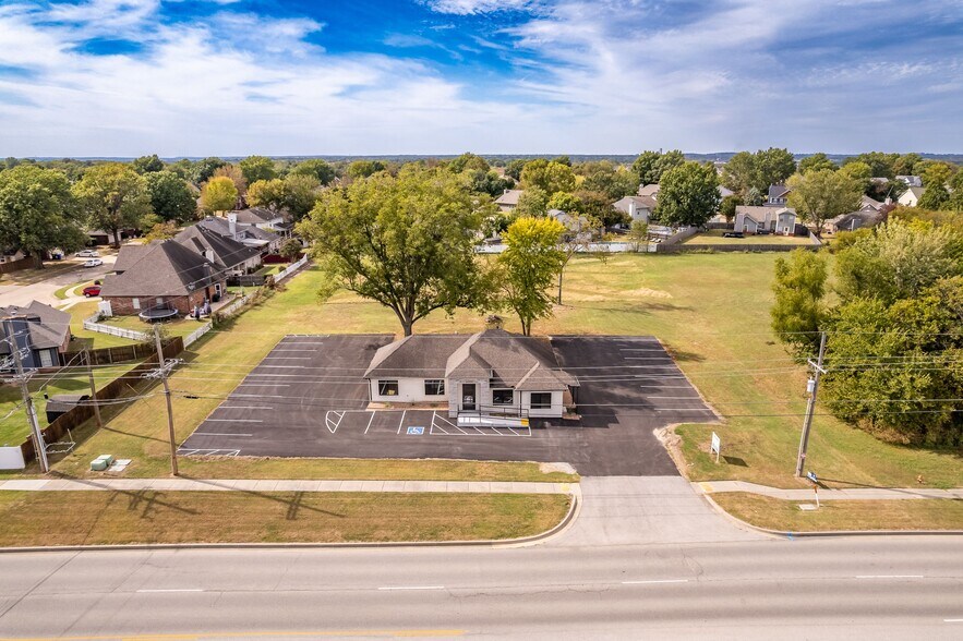 4200 S Aspen Ave, Broken Arrow, OK à vendre - Photo de l’immeuble – Image 2 sur 6