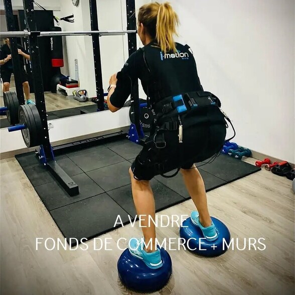 Local commercial dans Saint-Priest à vendre - Photo de l’immeuble – Image 1 sur 2