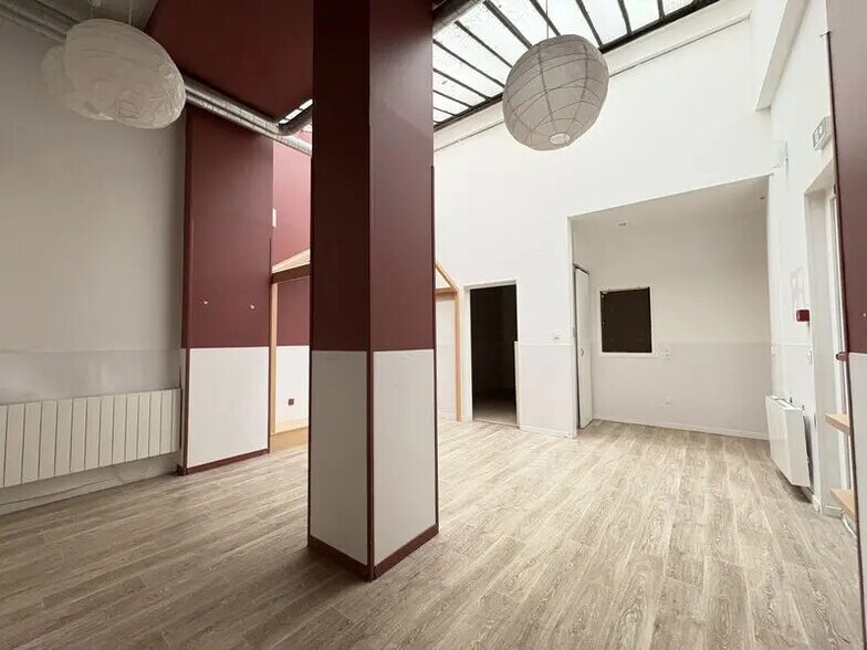 Bureau dans Lyon à louer - Photo de l’immeuble – Image 3 sur 10