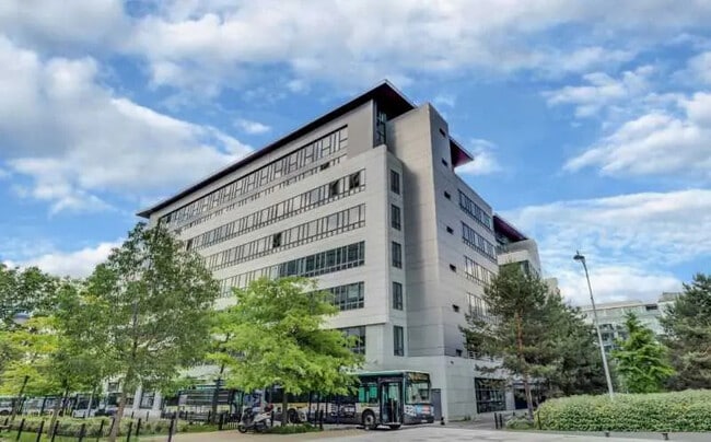 Plus de détails pour 19-23 Allees De L'Europe, Clichy - Bureau à louer