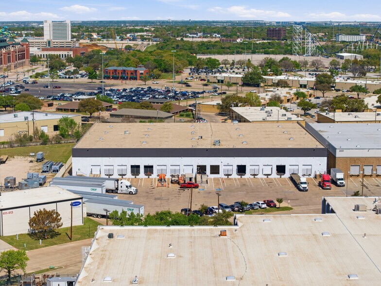 1903 Exchange Dr, Arlington, TX à louer - Photo de l’immeuble – Image 2 sur 11