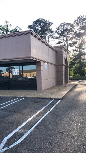 5647 Highway 80 E, Pearl, MS à louer - Photo de l’immeuble – Image 3 sur 10