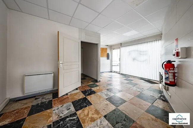 Plus de détails pour Local commercial à vendre