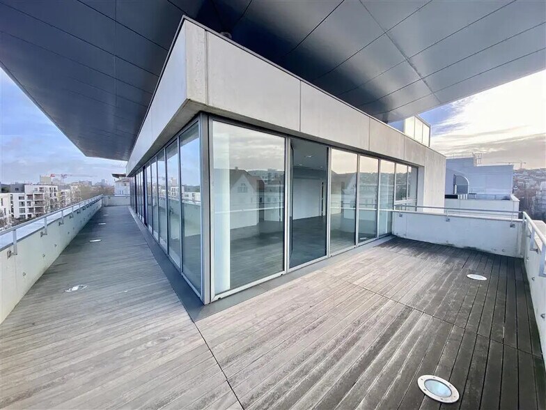 Bureau dans Rueil-Malmaison à vendre - Photo de l’immeuble – Image 2 sur 7