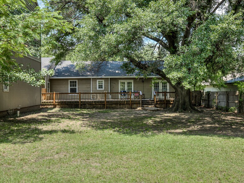 5504 E 5th Pl, Tulsa, OK à vendre - Photo de l’immeuble – Image 2 sur 11