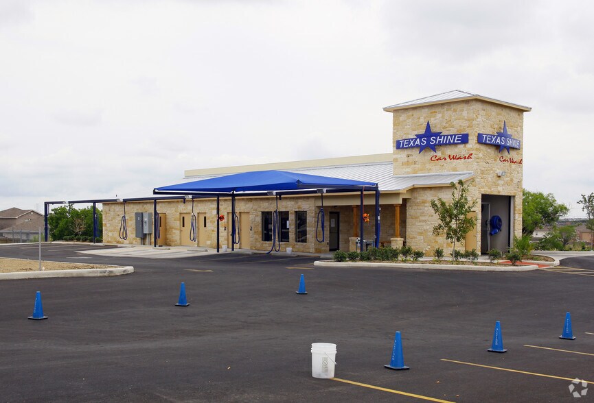 8242 Fm-78, San Antonio, TX à louer - Photo principale – Image 1 sur 7