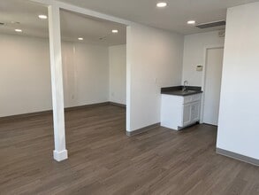 7148 Cross County Rd, Charleston, SC à louer Photo intérieure– Image 2 sur 7