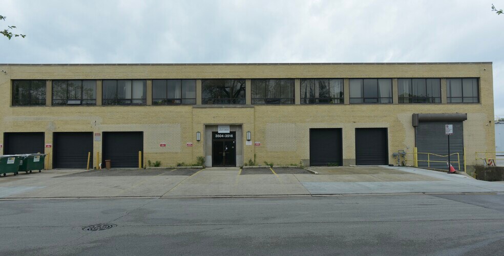 3512 N Kostner Ave, Chicago, IL à vendre - Photo de l’immeuble – Image 2 sur 10
