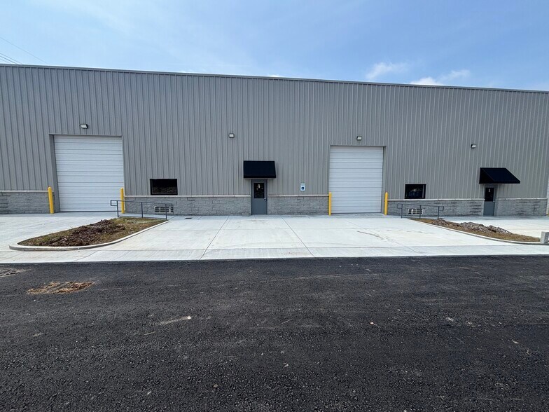 719 Gallatin Pike N, Madison, TN à louer - Photo de l’immeuble – Image 3 sur 8