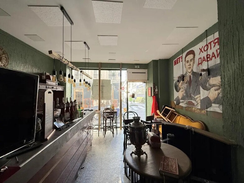 Local commercial dans Paris à louer - Photo de l’immeuble – Image 3 sur 5