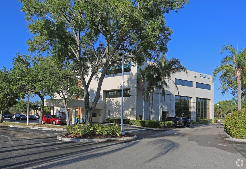 1040 Weston Rd, Weston, FL à louer - Photo de l’immeuble – Image 3 sur 32
