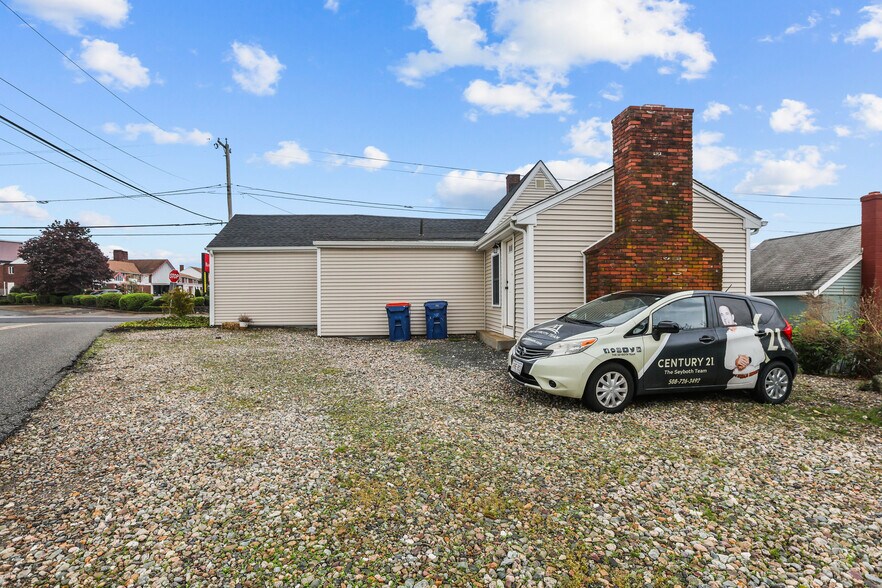 208 Taunton Ave, Seekonk, MA à vendre - Photo de l’immeuble – Image 3 sur 23
